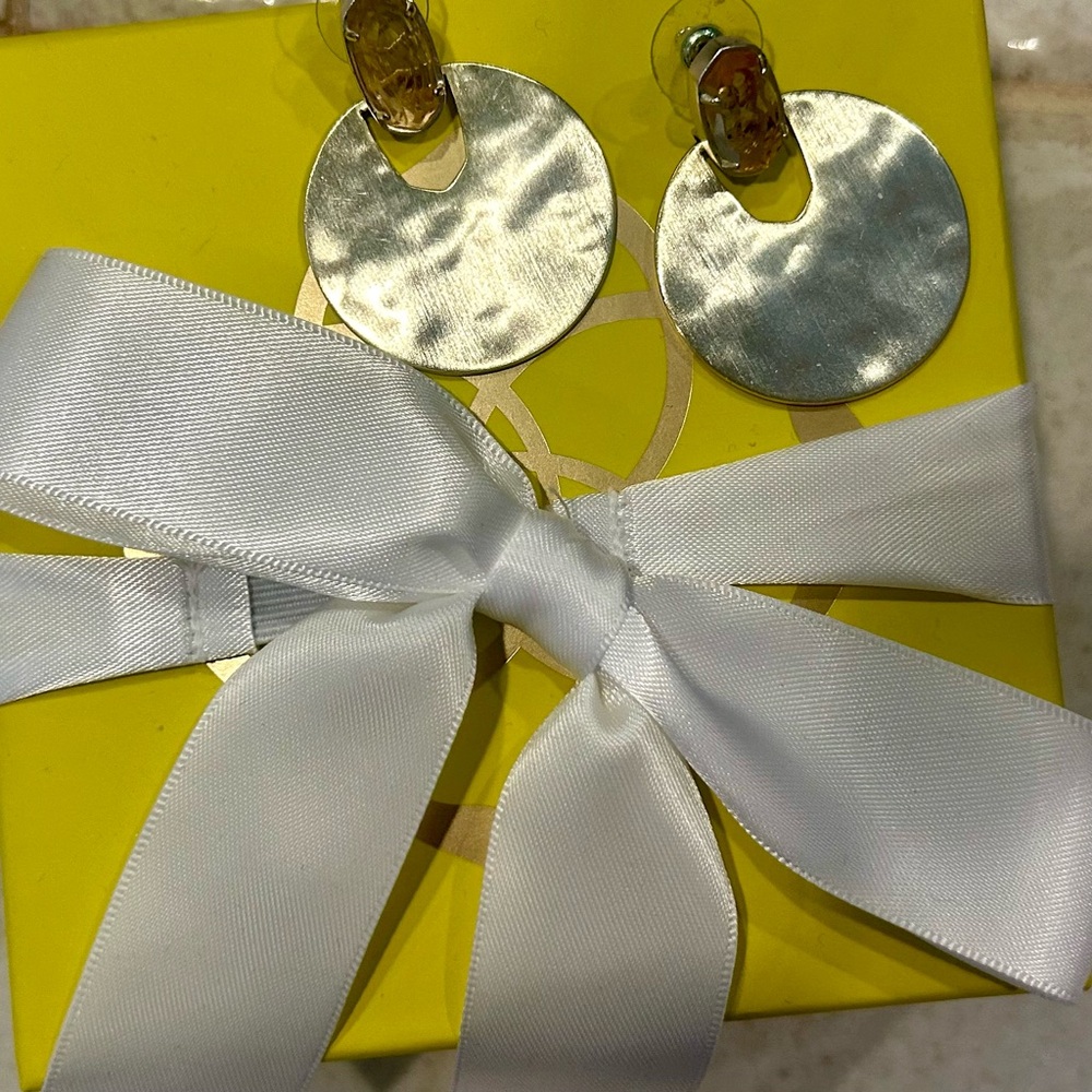 🩷🩷🩷Kendra Scott Gold Earrings